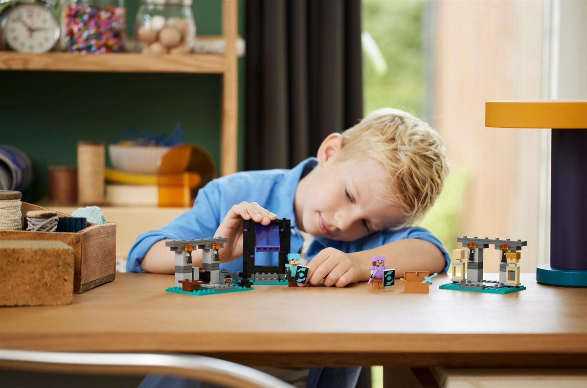LEGO® Minecraft? 21252 Die Waffenkammer