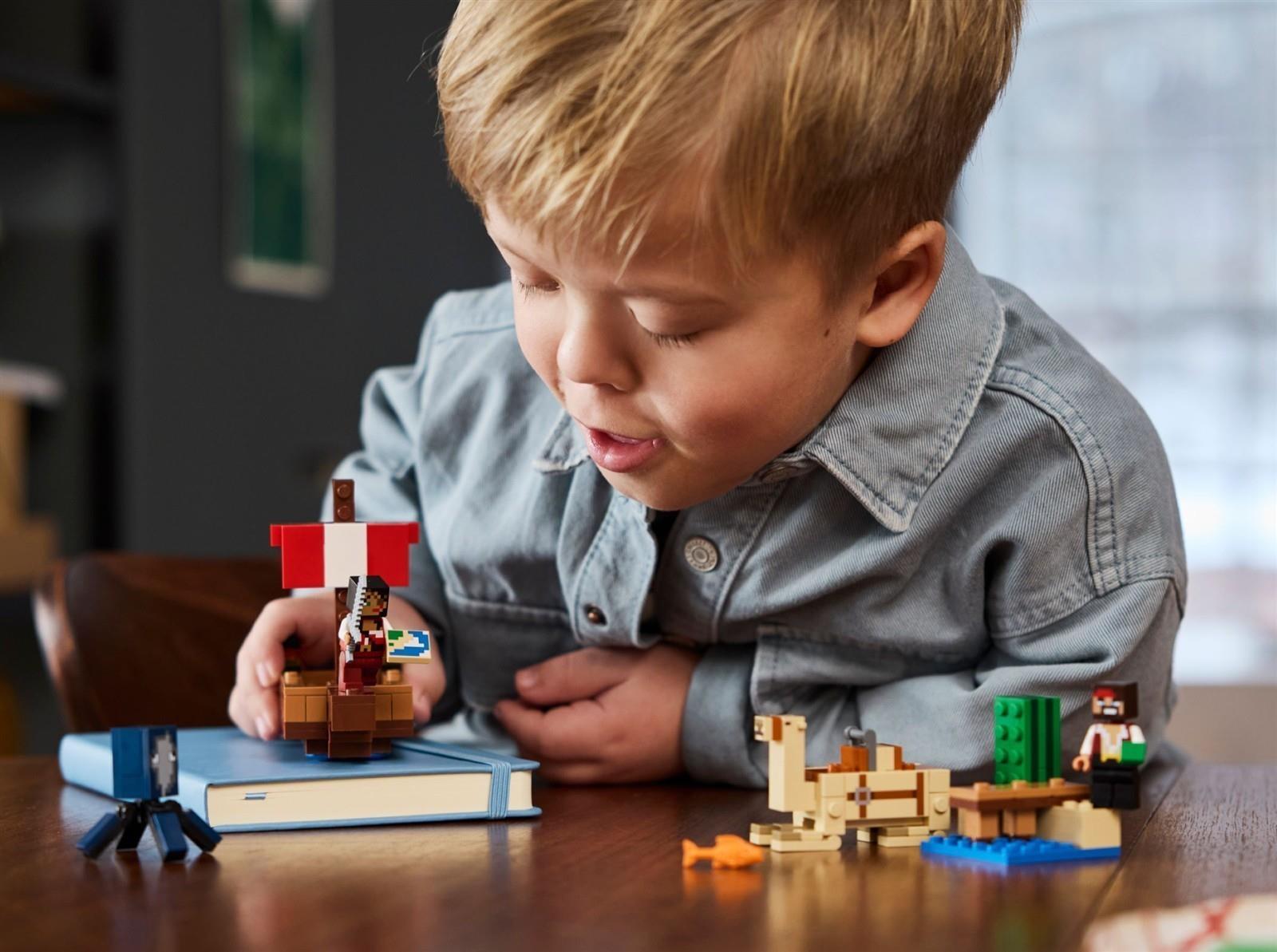 LEGO® Minecraft™ 21259 Die Piratenschiffreise