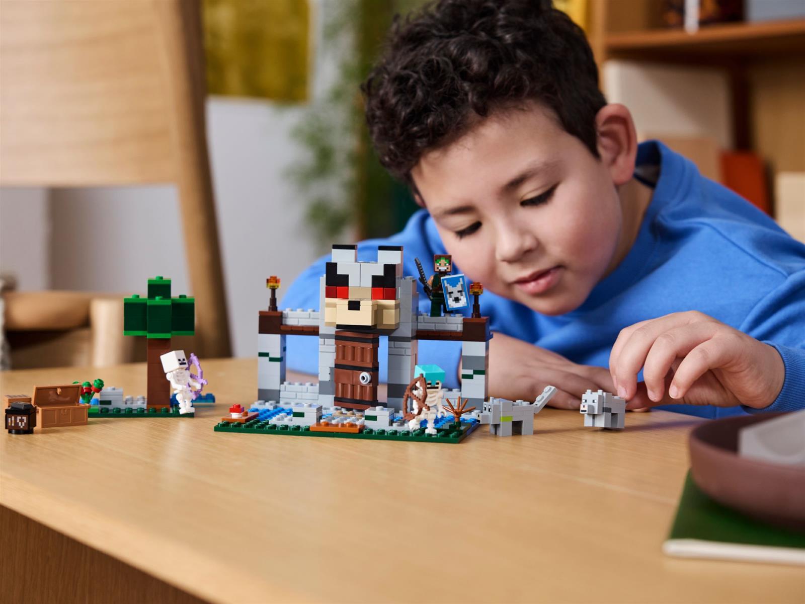 LEGO® Minecraft™ 21261 Die Wolfsfestung