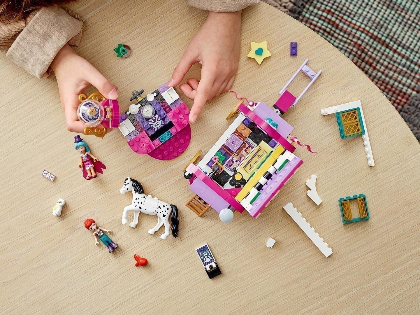LEGO® Friends 41688 Magischer Wohnwagen