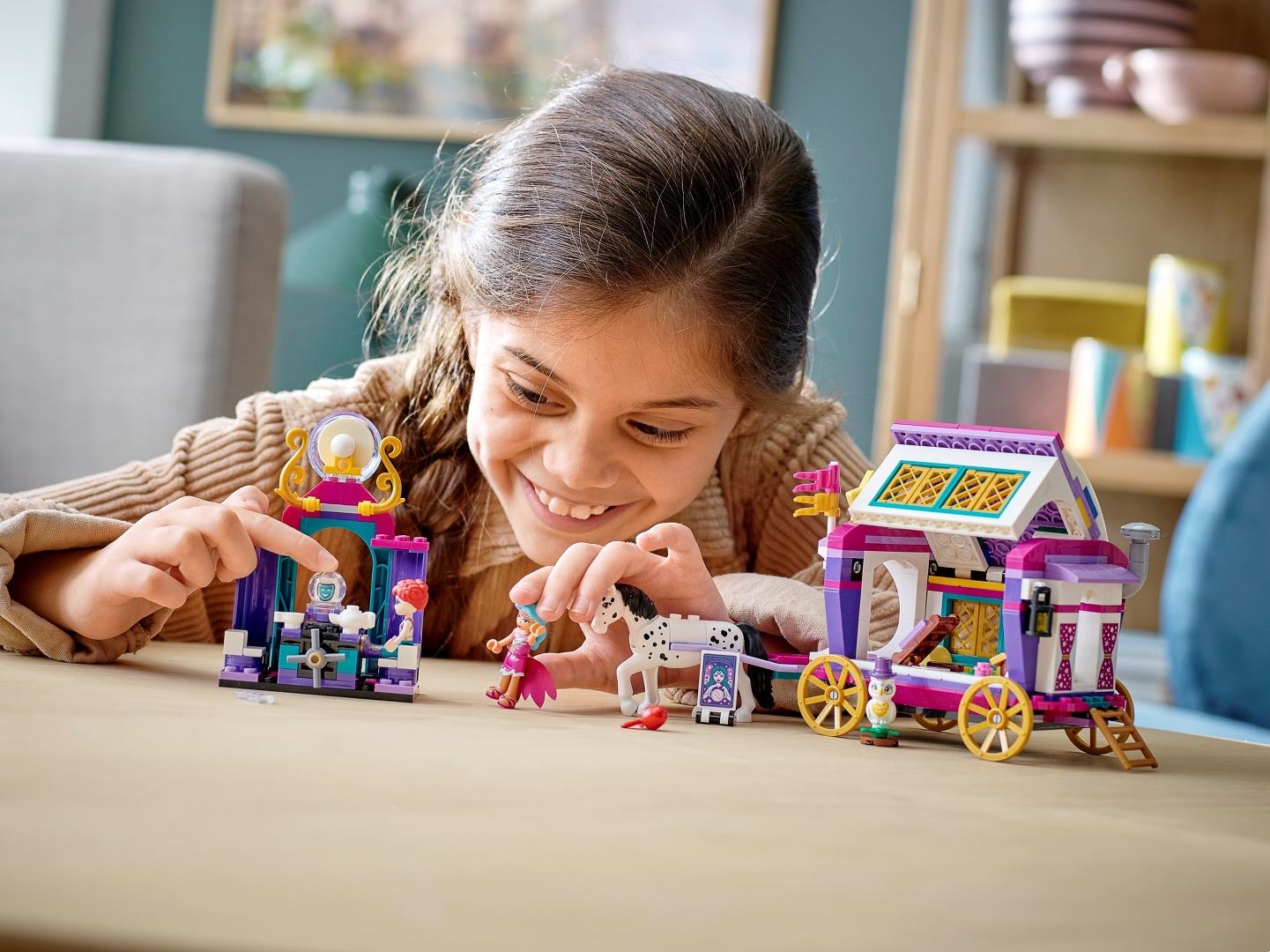 LEGO® Friends 41688 Magischer Wohnwagen