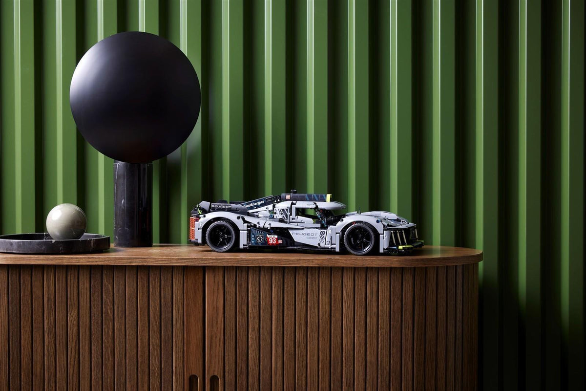 LEGO® Technic™ 42156 PEUGEOT 9X8 24H Le Mans Hybrid Hypercar