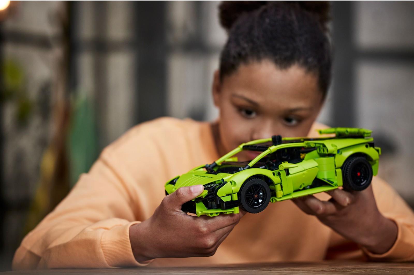 LEGO® Technic™ 42161 Lamborghini Huracán Tecnica