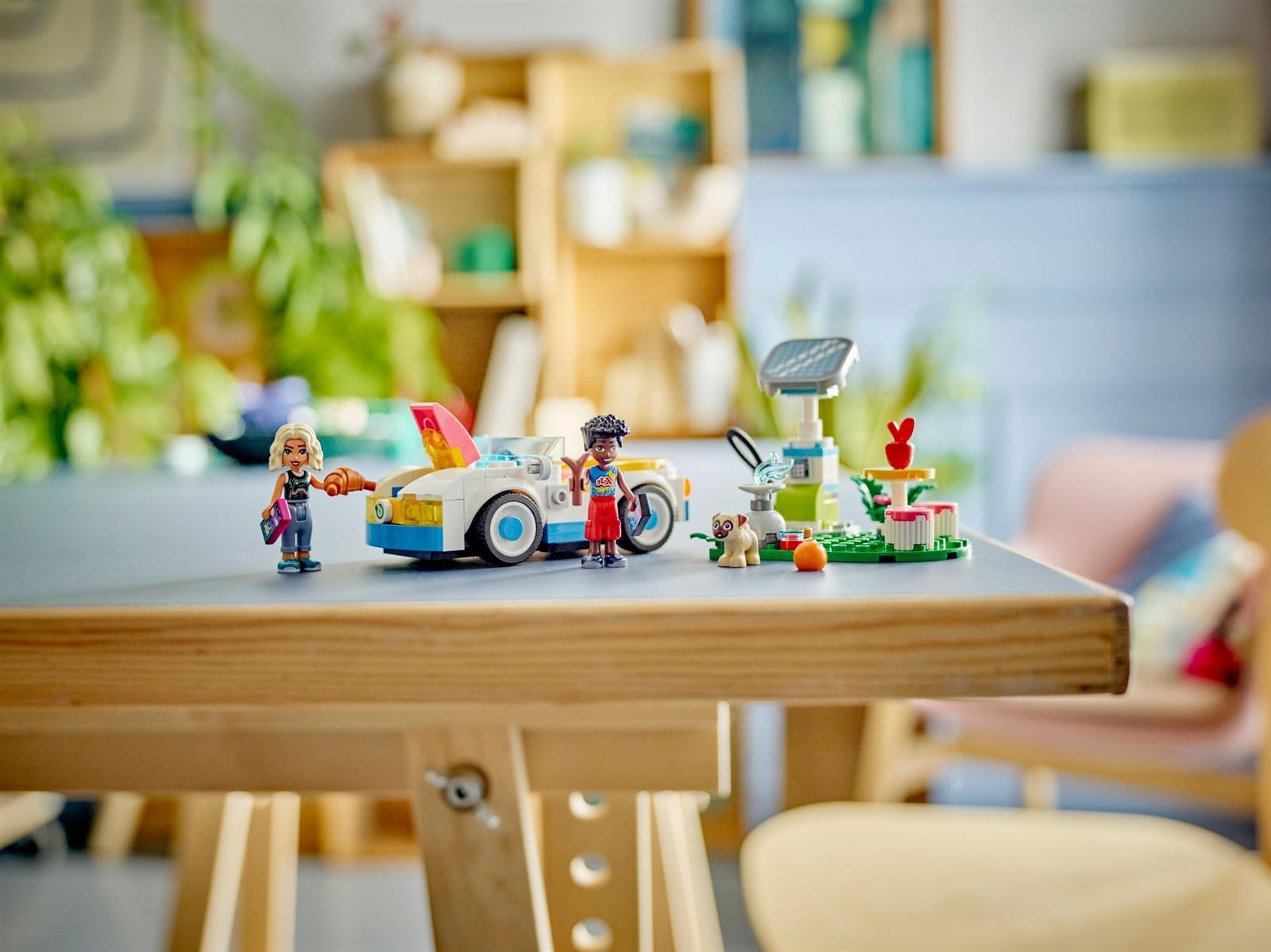 LEGO® Friends 42609 E-Auto mit Ladestation
