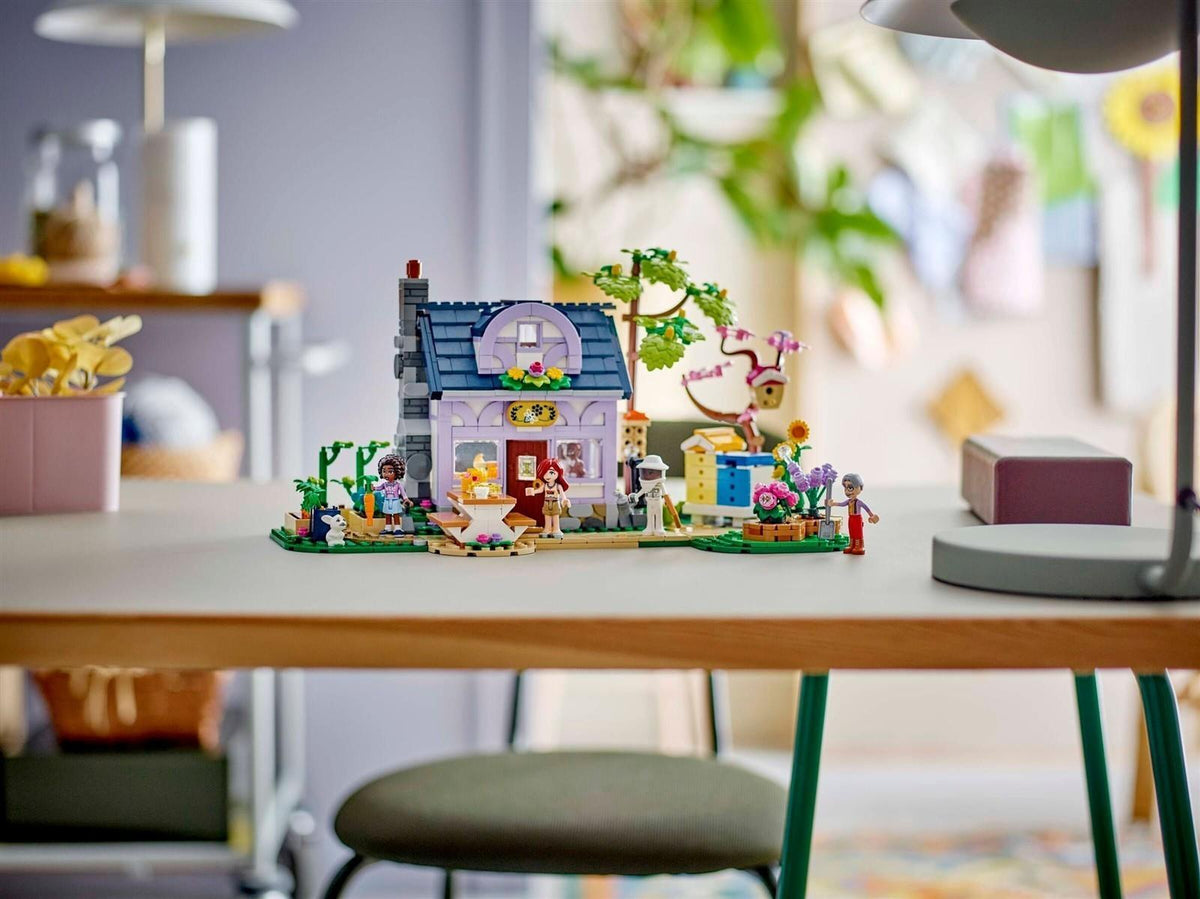 LEGO® Friends 42669 Haus und Blumengarten der Imker