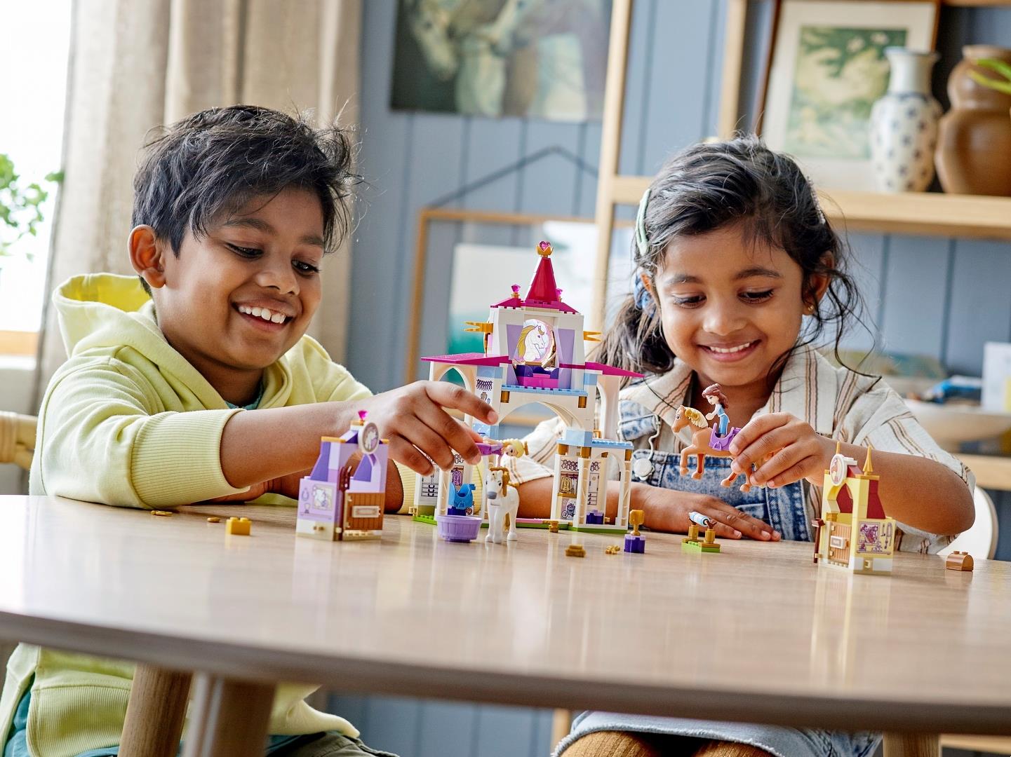 LEGO® Disney™ 43195 Belles und Rapunzels königliche Ställe