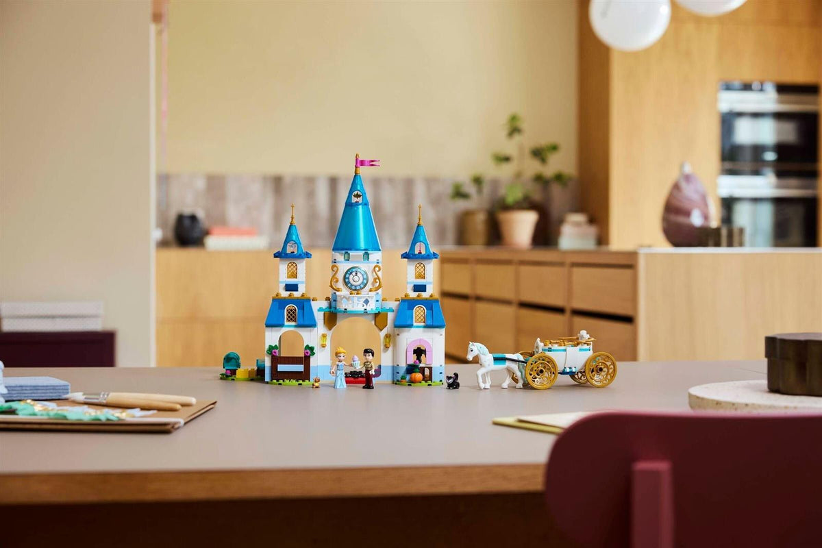 LEGO® Disney™ 43275 Cinderellas Schloss und Pferdekutsche