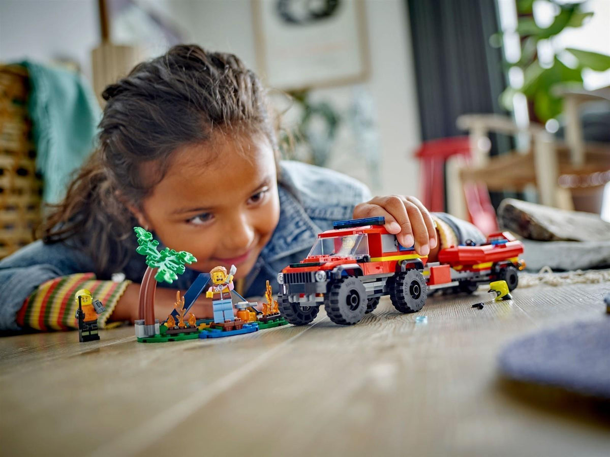 LEGO® City 60412 Feuerwehrgeländewagen mit Rettungsboot