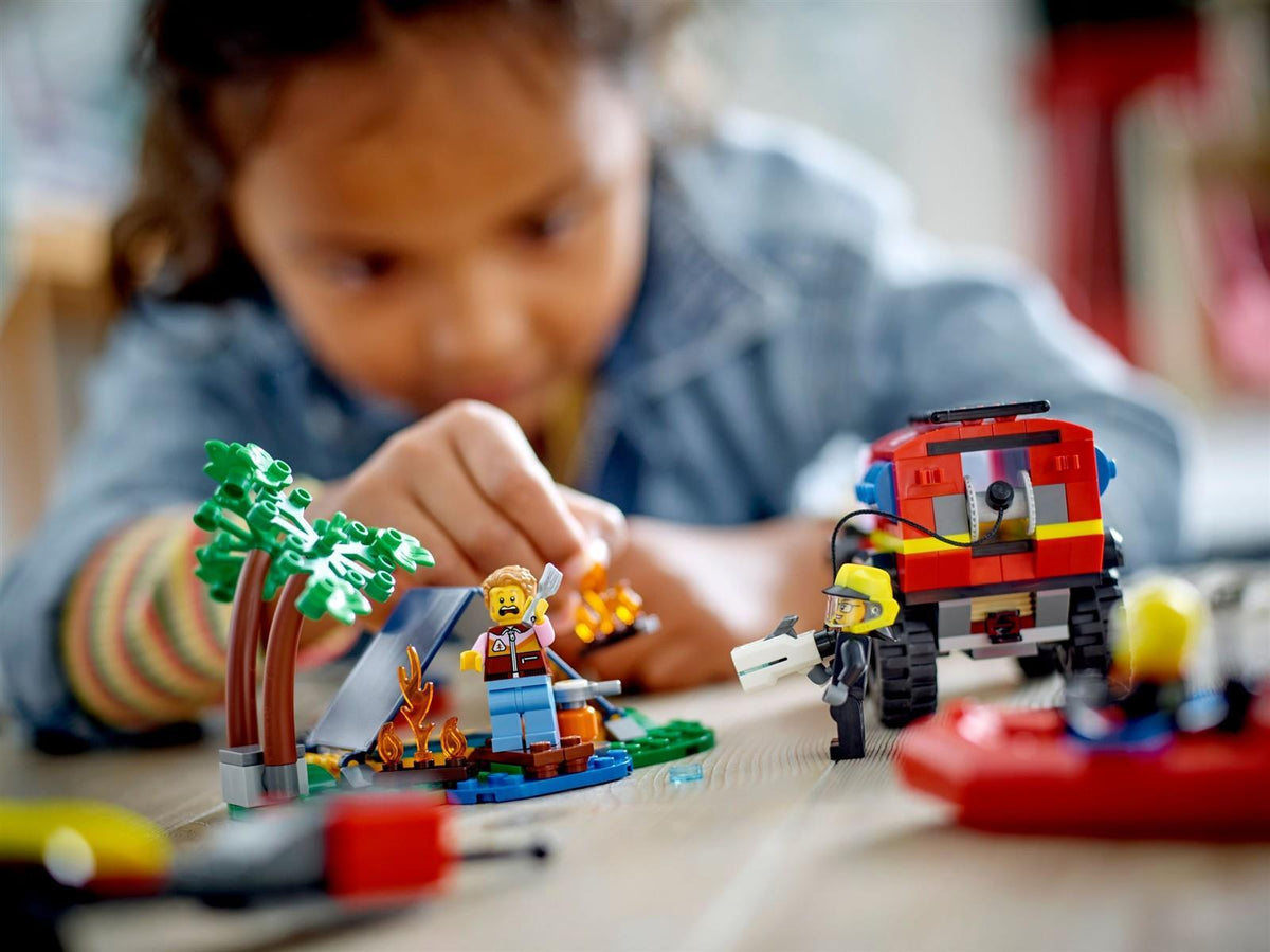 LEGO® City 60412 Feuerwehrgeländewagen mit Rettungsboot
