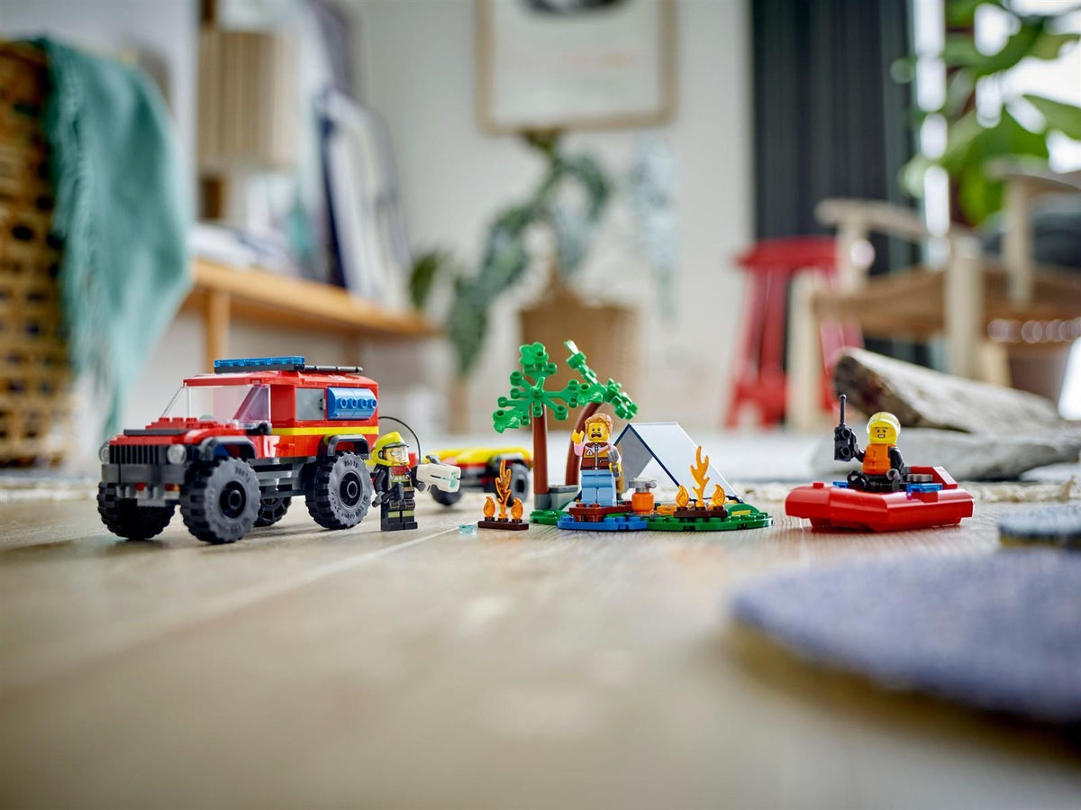 LEGO® City 60412 Feuerwehrgeländewagen mit Rettungsboot