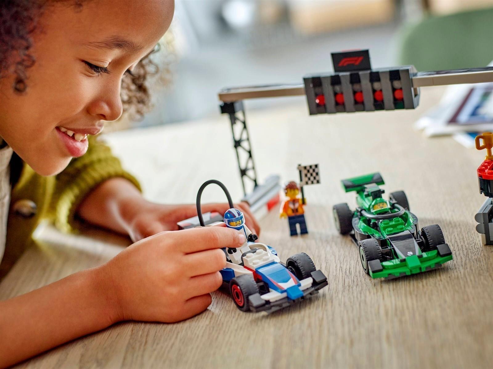LEGO® City 60474 F1® Startaufstellung mit VCARB & Sauber Rennautos