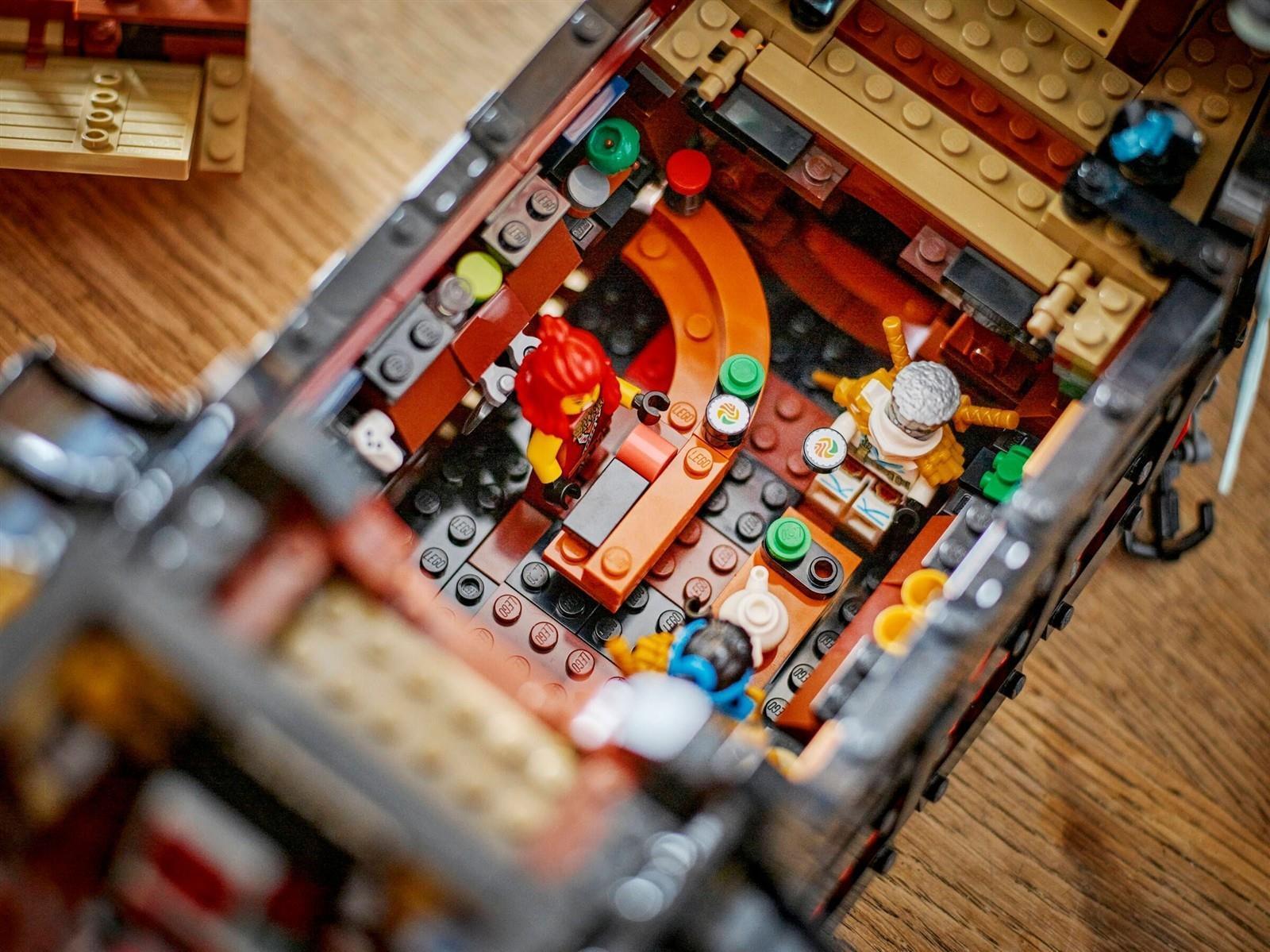 LEGO® NINJAGO® 71848 Der Tempel-Flugsegler