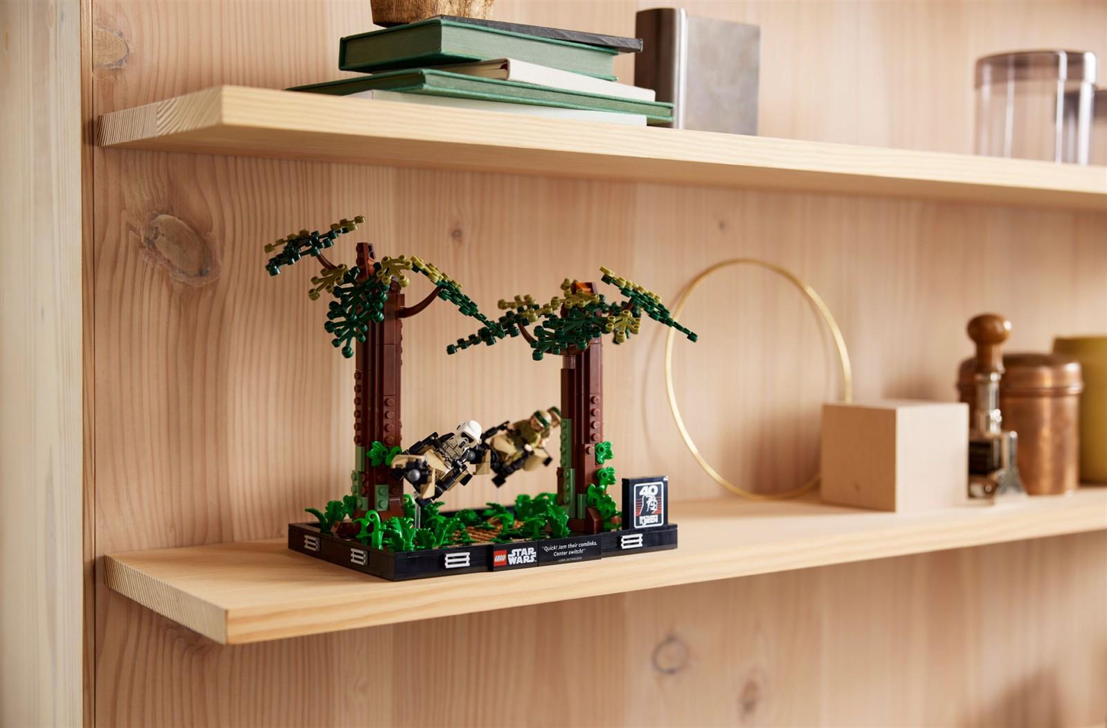 LEGO® Star Wars™ 75353 Verfolgungsjagd auf Endor™ – Diorama