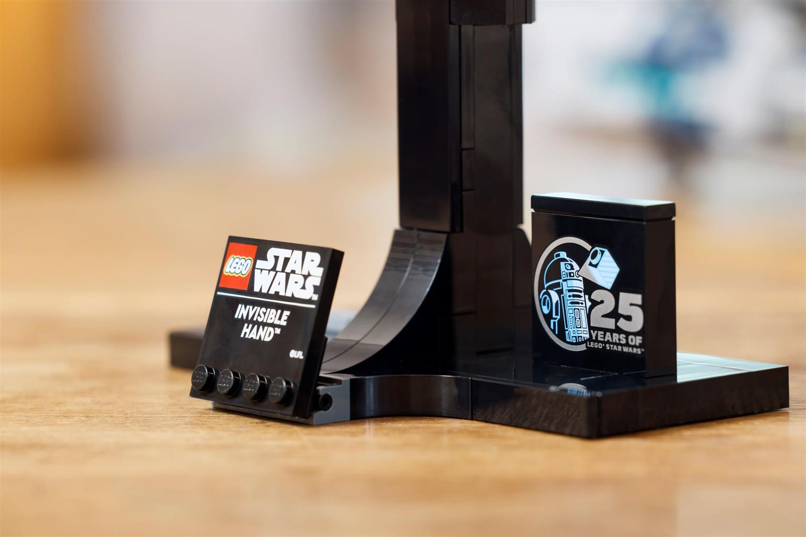 LEGO® Star Wars™ 75377 Invisible Hand™