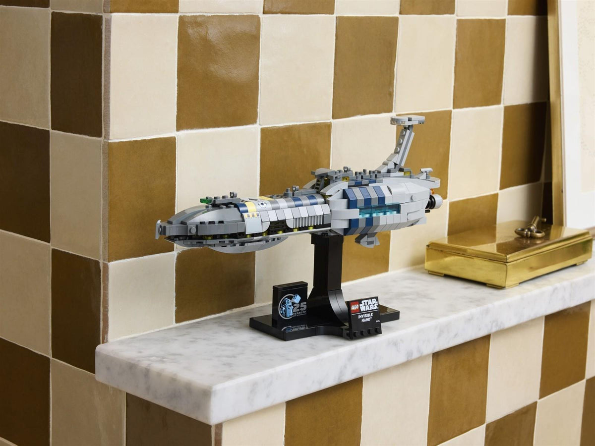 LEGO® Star Wars™ 75377 Invisible Hand™
