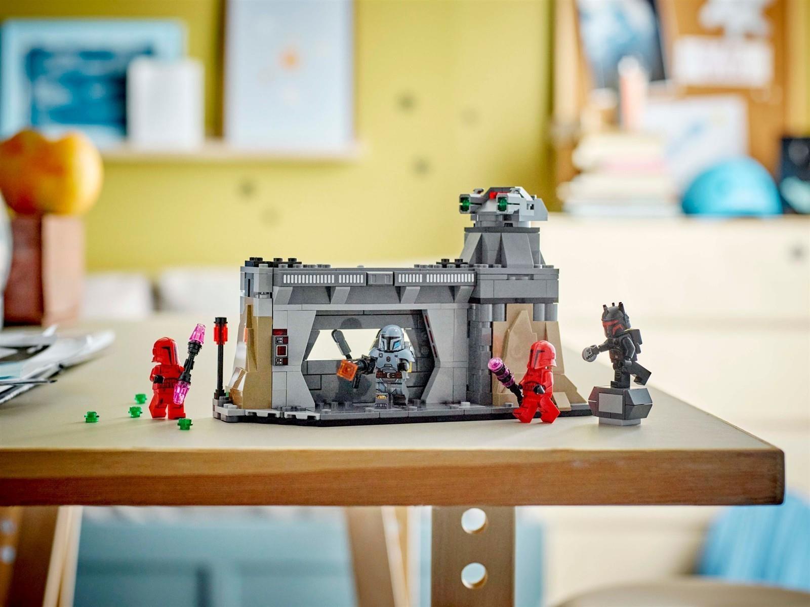 LEGO® Star Wars™ 75386 Duell zwischen Paz Vizsla™ und Moff Gideon™