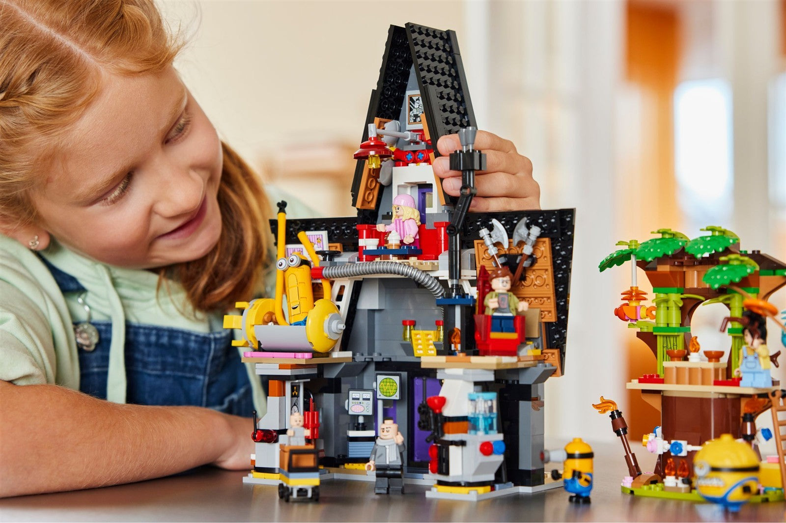 LEGO® Minions: Despicable Me 4 75583 Familienvilla von Gru und den Minions