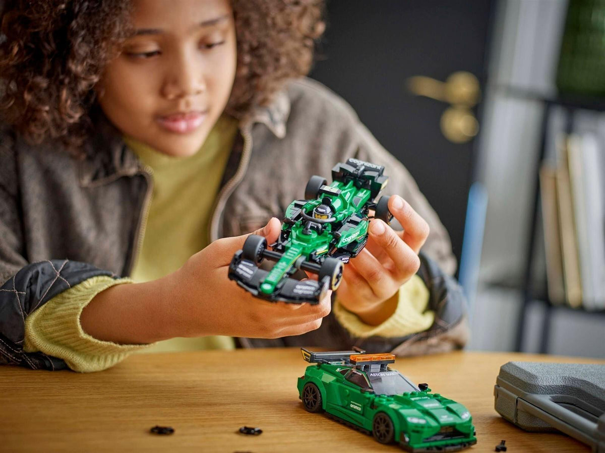 LEGO® Speed Champions 76925 Aston Martin Safety Car & AMR23