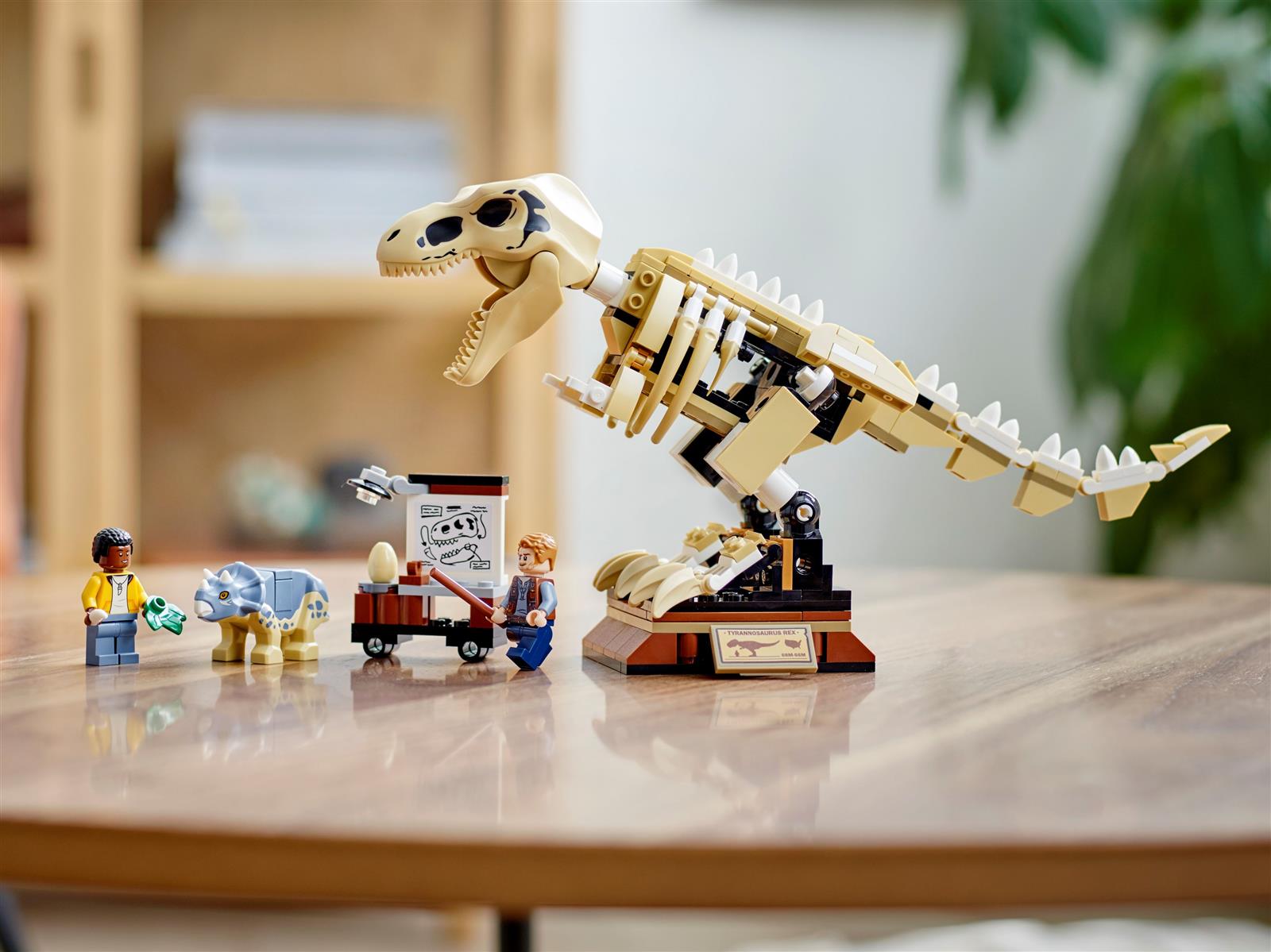 LEGO® Jurassic World™ 76940 T. Rex-Skelett in der Fossilienausstellung